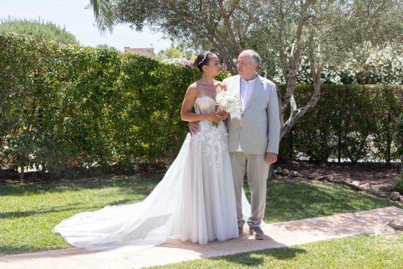 Als Hochzeitsfotograf auf Mallorca halte ich eure Hochzeit am Meer in natürlichen, emotionalen Bildern fest – authentisch und zeitlos.
