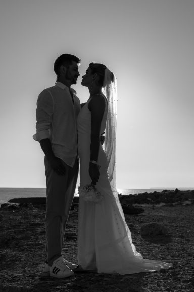 Ob barfuß am Strand oder romantisch in den Gassen der Altstadt – wir halten eure Liebe in einzigartigen Bildern fest.