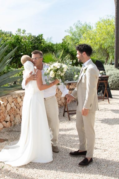Als Hochzeitsfotograf halte ich eure schönsten Momente in authentischen, zeitlosen Bildern fest – ungestellt, emotional und voller Leben.