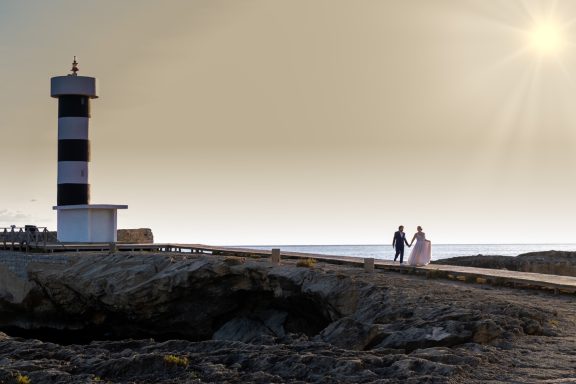 Ob barfuß am Strand oder romantisch in den Gassen der Altstadt – wir halten eure Liebe in einzigartigen Bildern fest.