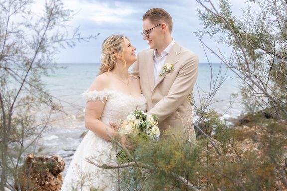 Als Hochzeitsfotograf auf Mallorca halte ich eure Hochzeit am Meer in natürlichen, emotionalen Bildern fest – authentisch und zeitlos.
