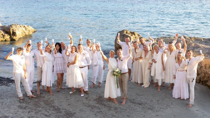 Als Hochzeitsfotograf auf Mallorca halte ich eure Hochzeit am Meer in natürlichen, emotionalen Bildern fest – authentisch und zeitlos.