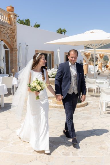 Als Hochzeitsfotograf auf Mallorca halte ich eure Hochzeit am Meer in natürlichen, emotionalen Bildern fest – authentisch und zeitlos.